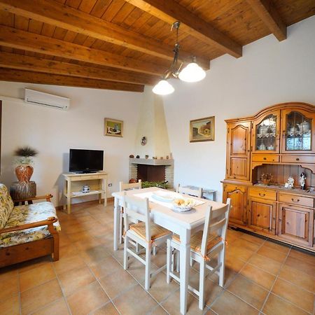 L'Oliveto Apartment Nuxis Екстериор снимка