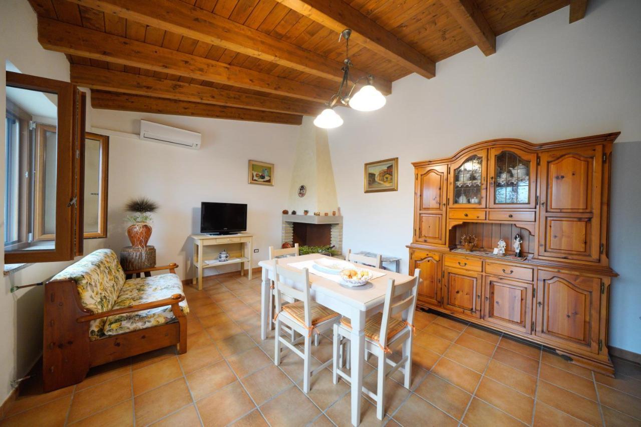 L'Oliveto Apartment Nuxis Екстериор снимка